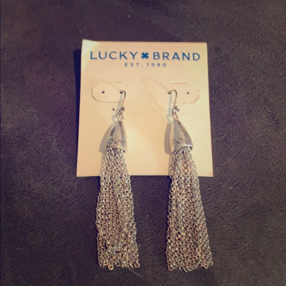 Lucky Brand NWT silver chain pierced earrings.